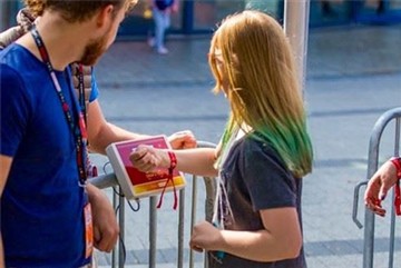 Faint o Ddata Gall Band RFID Storio?